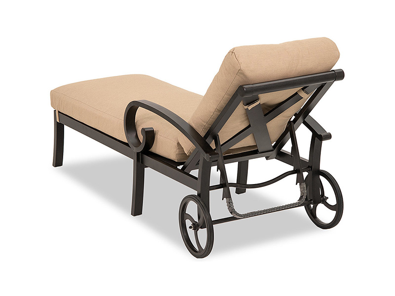 CHAISE LONGUE SOLSTICE EN ALUMINIUM AVEC COUSSINS