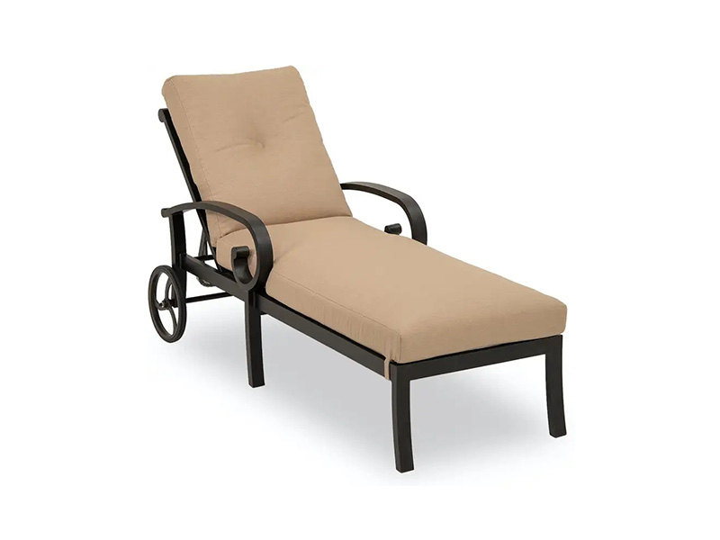 CHAISE LONGUE SOLSTICE EN ALUMINIUM AVEC COUSSINS