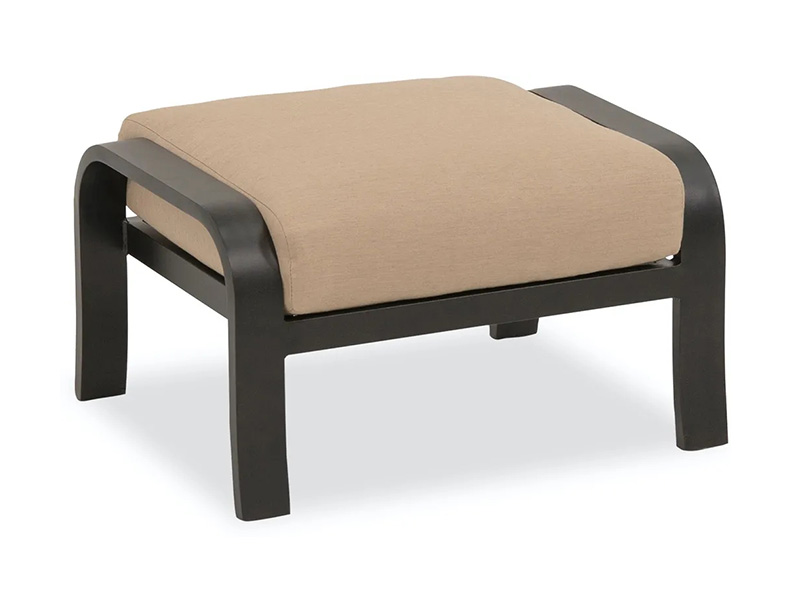 OTTOMAN DE PATIO SOLSTICE EN ALUMINIUM BRONZE VIEILLI AVEC COUSSINS 